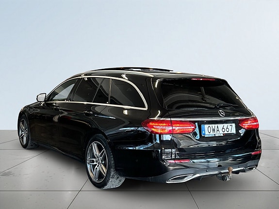 Mercedes-Benz E220 5 of 5