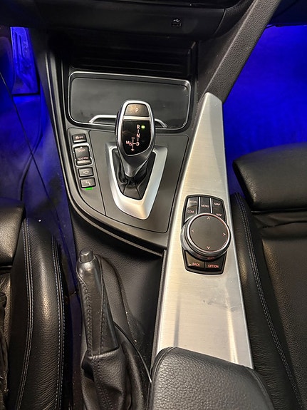 BMW 320d 9 of 16