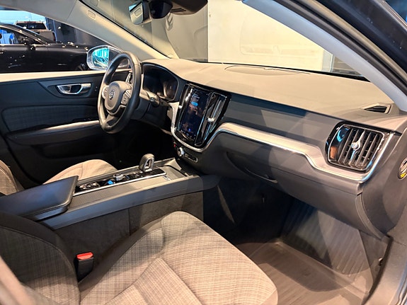 Volvo V60 4 of 24