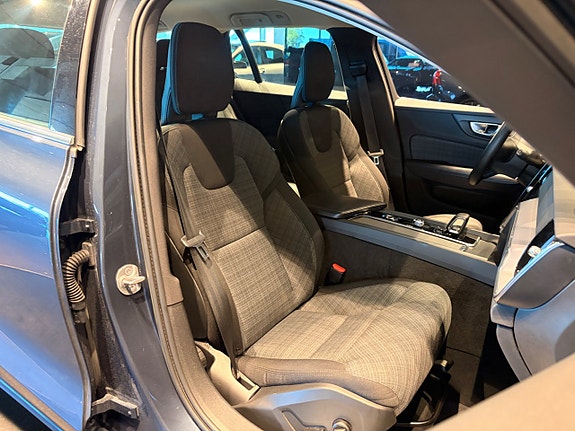 Volvo V60 13 of 24