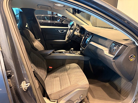 Volvo V60 3 of 24
