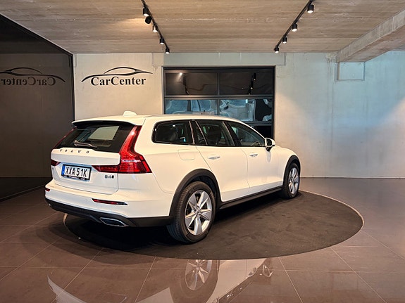 Volvo V60 Cross Country 6 of 26