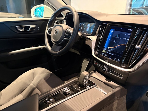Volvo V60 Cross Country 5 of 26