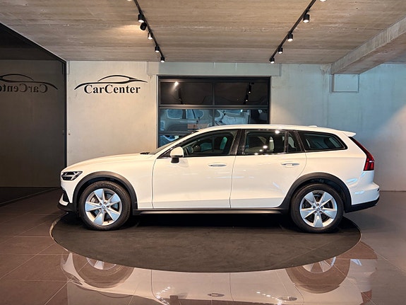 Volvo V60 Cross Country 11 of 26
