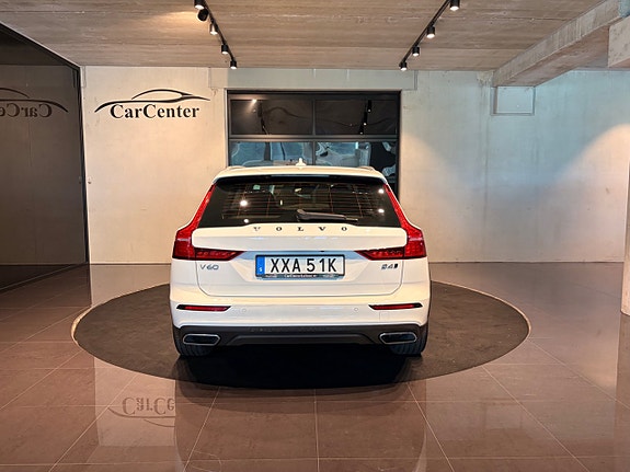 Volvo V60 Cross Country 9 of 26