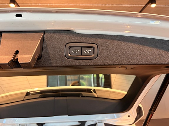 Volvo V60 Cross Country 17 of 26