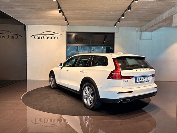 Volvo V60 Cross Country 7 of 26