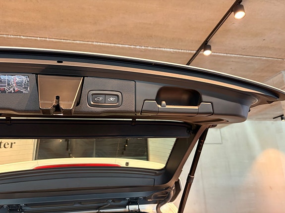 Volvo XC60 16 of 23