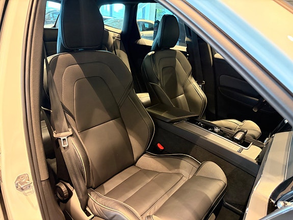 Volvo XC60 13 of 23