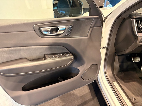 Volvo XC60 20 of 23
