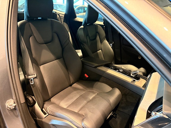 Volvo XC60 14 of 26