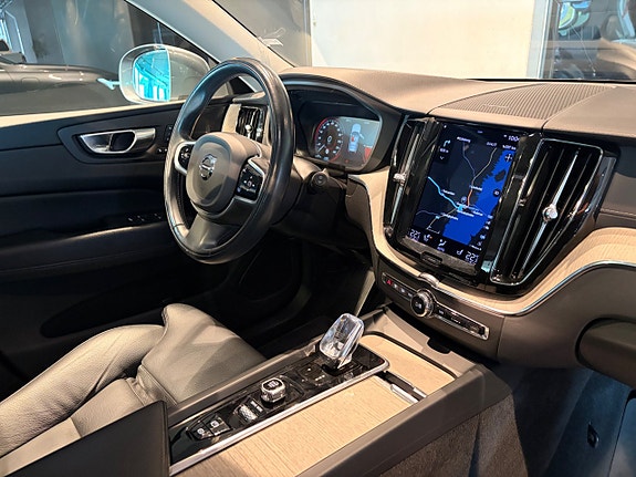 Volvo XC60 5 of 26