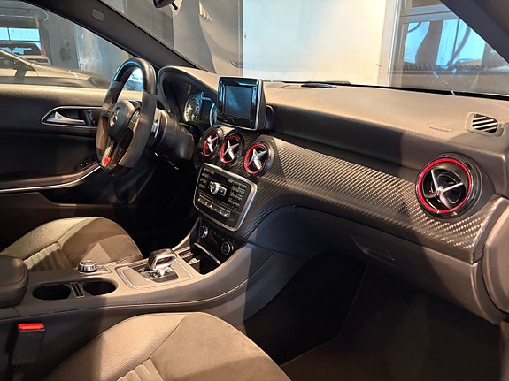 Mercedes-Benz A45 4 of 5