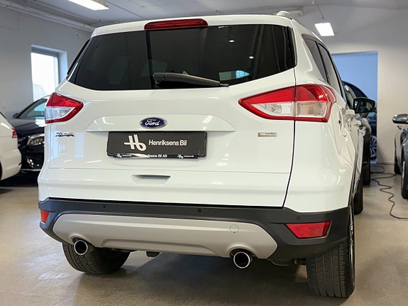 Ford Kuga 10 of 15