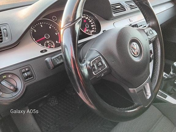Volkswagen Passat 10 of 10