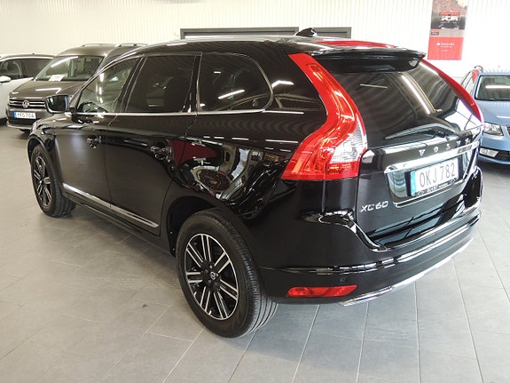 Volvo XC60 3 of 5