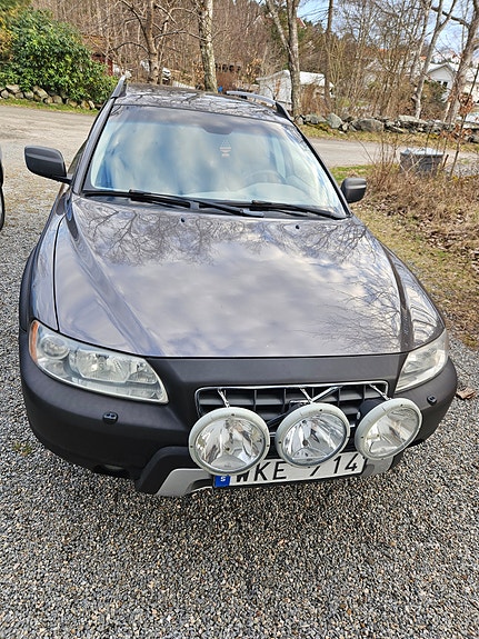 Volvo XC70 2 of 7