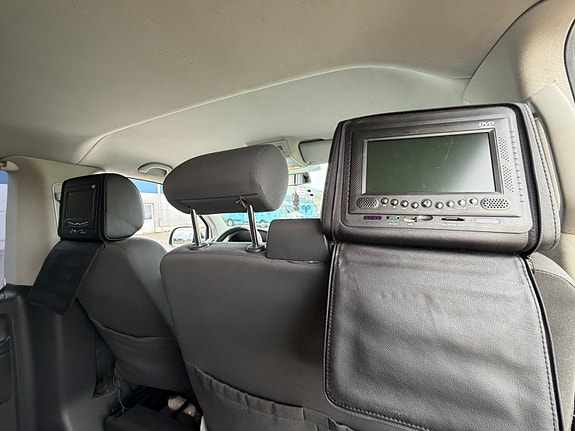 Volkswagen Caravelle 6 of 16