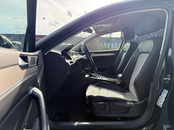 Volkswagen Passat 12 of 20