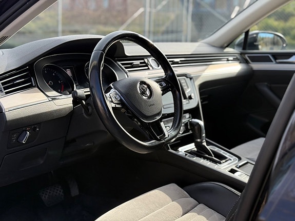 Volkswagen Passat 11 of 20