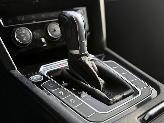 Volkswagen Passat 16 of 20