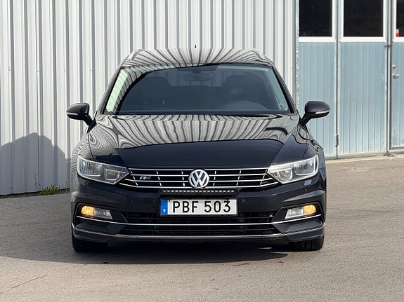 Volkswagen Passat 2 of 5