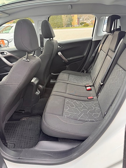 Peugeot 2008 8 of 13