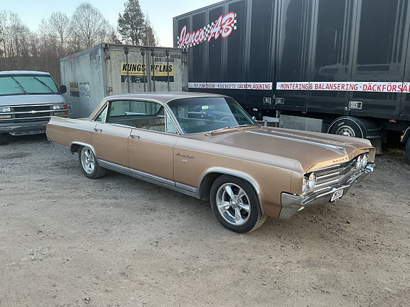 Oldsmobile Ninety Eight