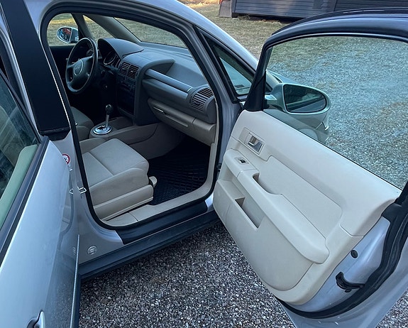 Audi A2 5 of 9