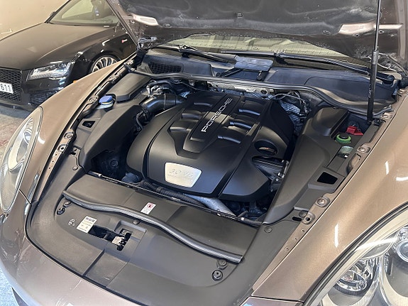 Porsche Cayenne 24 of 25