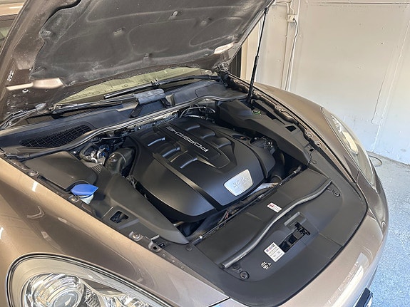 Porsche Cayenne 25 of 25