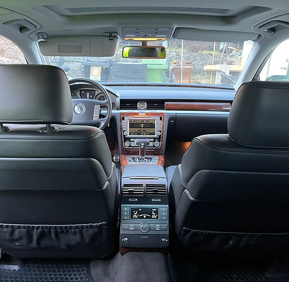 Volkswagen Phaeton 5 of 5