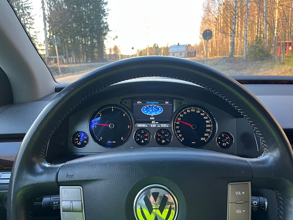 Volkswagen Phaeton 13 of 14