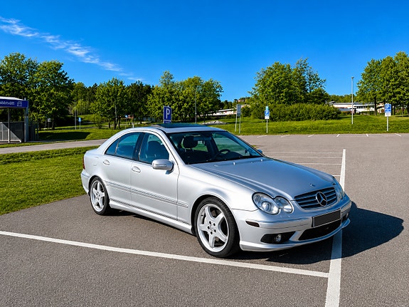 Mercedes-Benz C55 4 of 8