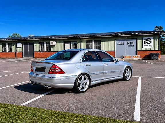 Mercedes-Benz C55 3 of 8