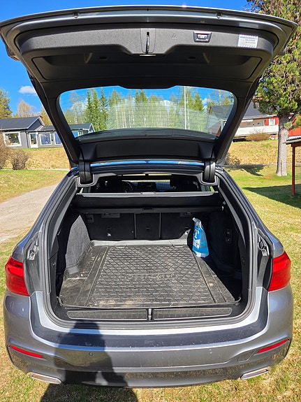 BMW 520d 3 of 9