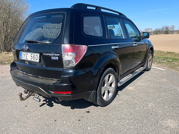 Subaru Forester 3 of 4