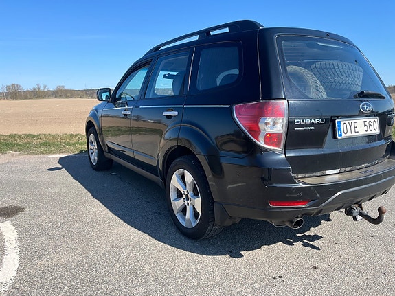 Subaru Forester 2 of 4