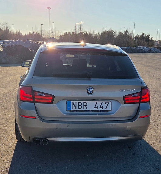 BMW 520d 3 of 5