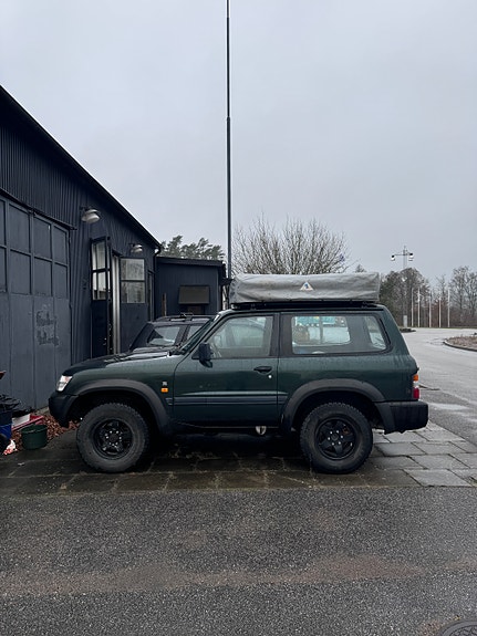 Nissan Patrol 4 of 5