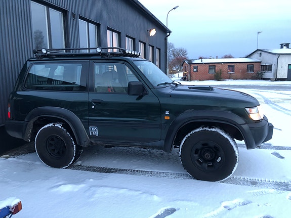 Nissan Patrol 2 of 5