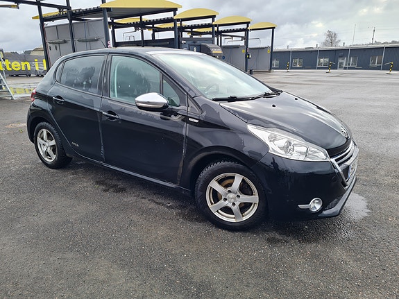 Peugeot 208 4 of 5