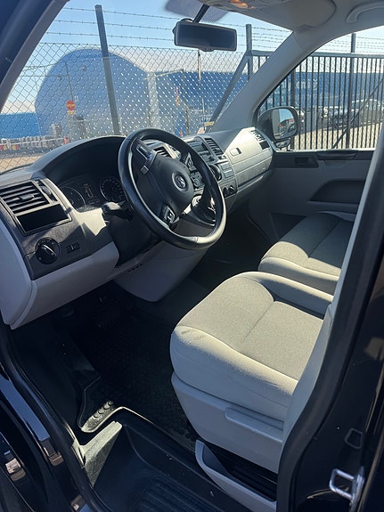 Volkswagen Transporter 7 of 9