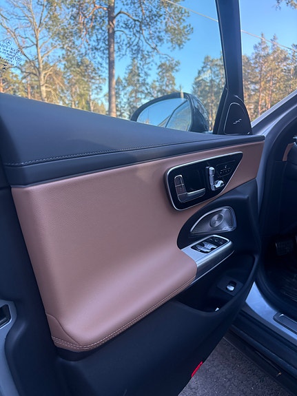 Mercedes-Benz E300 de 8 of 9