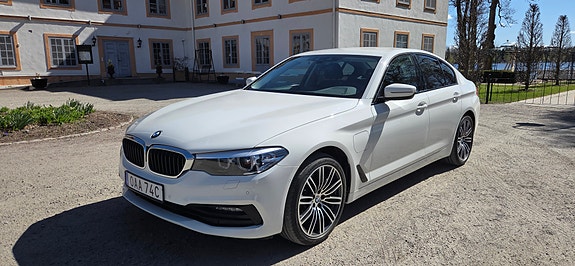 BMW 530e 7 of 17