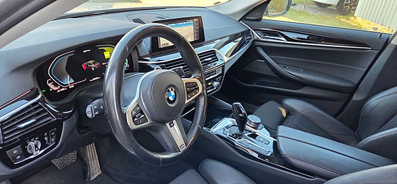 BMW 530e 8 of 17