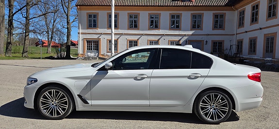 BMW 530e 6 of 17