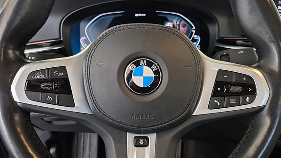 BMW 530e 11 of 17