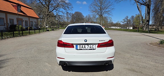 BMW 530e 4 of 17