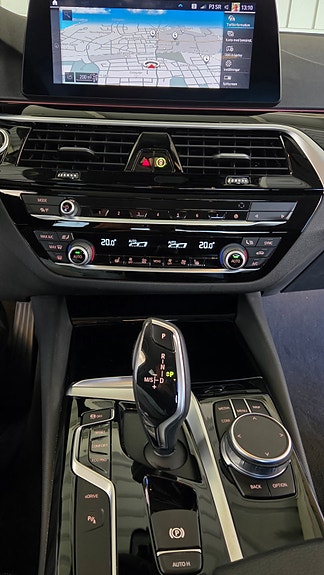 BMW 530e 9 of 17